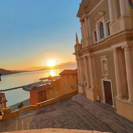 Royal Plaza 아파트